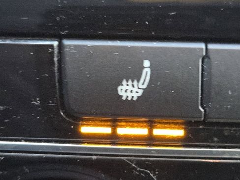 Used 2019 Volkswagen Passat 2.0T Wolfsburg w/ Wheels & Sunroof Package image 10