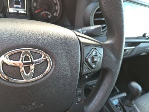 Used 2022 Toyota Tacoma SR image 22