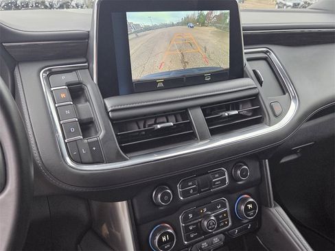 Used 2024 Chevrolet Suburban LT image 11