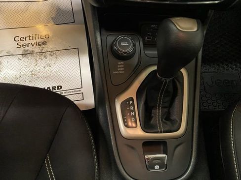 Used 2015 Jeep Cherokee Latitude w/ Cold Weather Group image 31