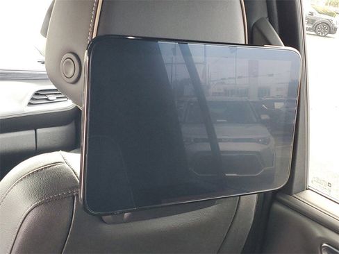 Used 2021 GMC Yukon XL SLT w/ SLT Premium Package image 26