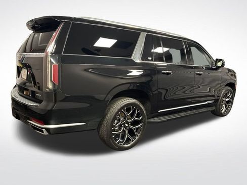 Used 2022 Cadillac Escalade ESV Luxury AWD/4WD image 5