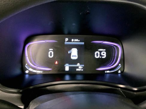 Used 2025 Kia Soul LX w/ LX Technology Package FWD image 20