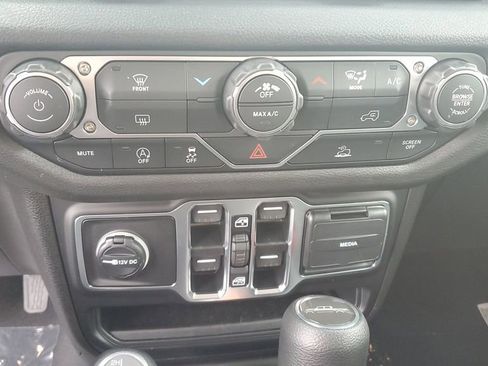 New 2026 Jeep Gladiator Sport image 25