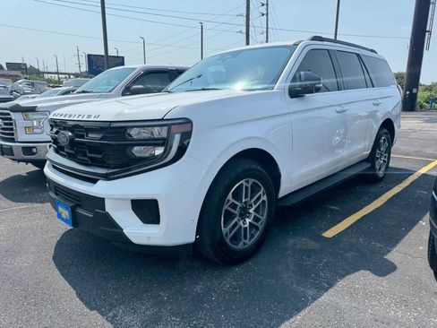 Used 2025 Ford Expedition Active AWD/4WD image 7