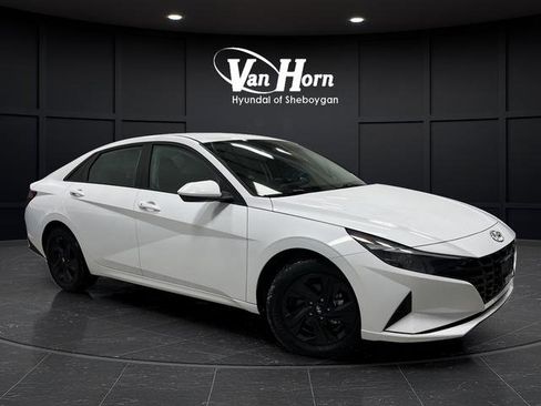 Used 2021 Hyundai Elantra Blue image 1