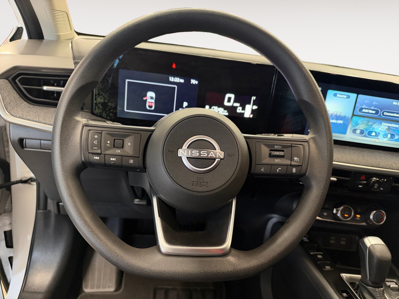 Used 2025 Nissan Kicks SV w/ SV Premium Package FWD image 15