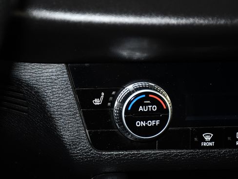 Used 2022 Mitsubishi Outlander SE image 31