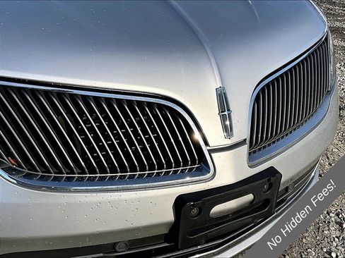 Used 2013 Lincoln MKS AWD image 25