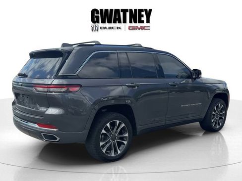 Used 2022 Jeep Grand Cherokee Overland AWD/4WD image 5