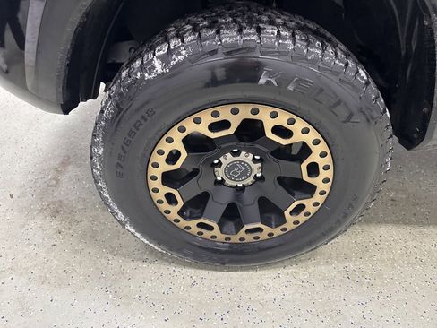 Used 2017 Toyota Tacoma TRD Sport w/ Tow Package image 9