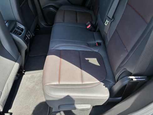 Used 2025 Chevrolet Blazer RS FWD image 15