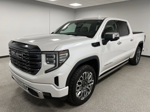 Used 2024 GMC Sierra 1500 Denali Ultimate image 5