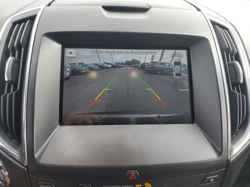 Used 2019 Ford Edge Titanium w/ Equipment Group 301A AWD/4WD image 17