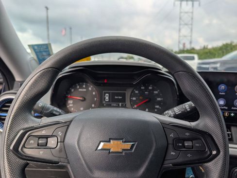 Used 2024 Chevrolet Trax LS w/ LS Convenience Package FWD image 15