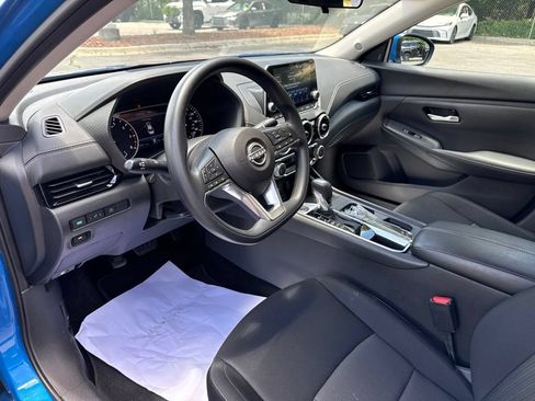 Used 2024 Nissan Sentra SV FWD image 9