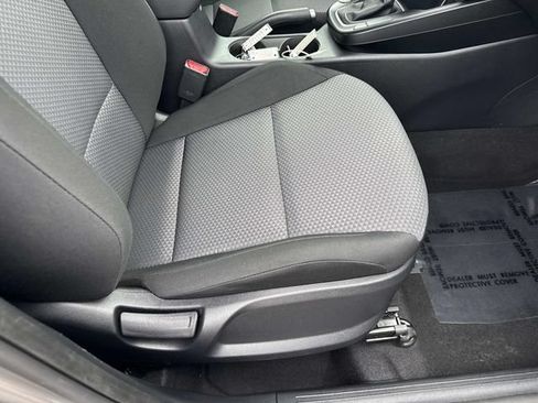 Used 2025 Kia Soul LX w/ LX Technology Package FWD image 10