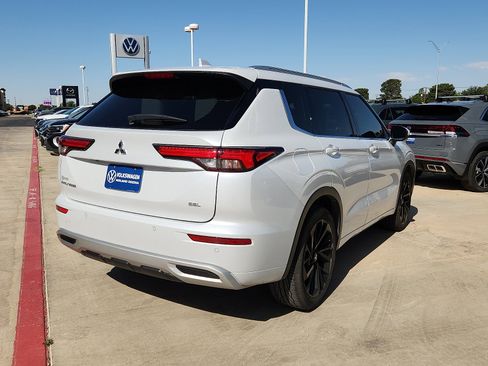 Used 2023 Mitsubishi Outlander SEL FWD image 7