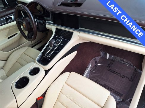 Used 2023 Porsche Panamera 4 Platinum Edition image 35