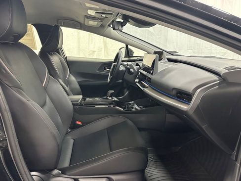 Used 2025 Toyota Prius XLE image 61