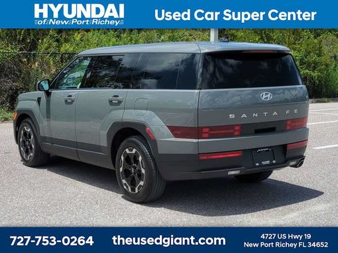 Used 2024 Hyundai Santa Fe SE FWD image 3