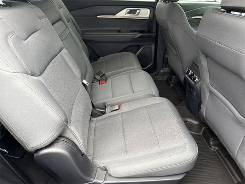 Used 2025 Ford Explorer Active image 15
