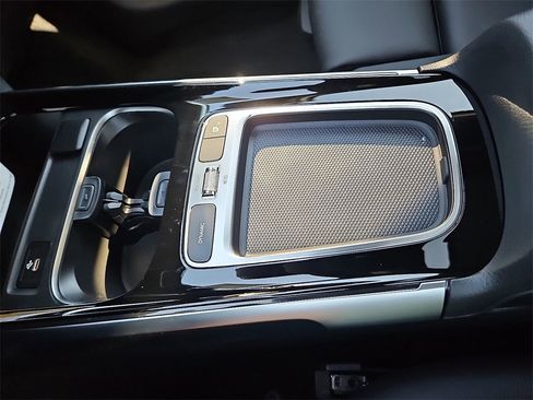 New 2025 Mercedes-Benz GLB 250 image 23