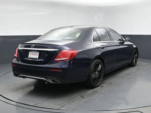 Used 2017 Mercedes-Benz E 300 4MATIC image 19