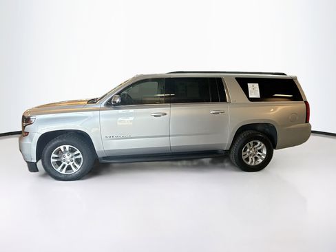 Used 2019 Chevrolet Suburban LT image 4