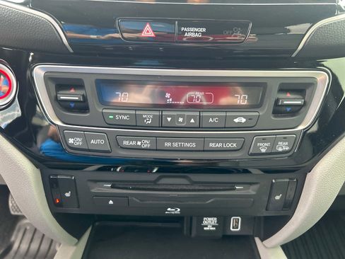 Used 2019 Honda Pilot Touring image 23