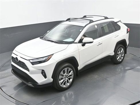 Used 2024 Toyota RAV4 Limited image 32