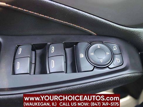 Used 2020 Chevrolet Traverse LT w/ Driver Confidence II Package AWD/4WD image 39