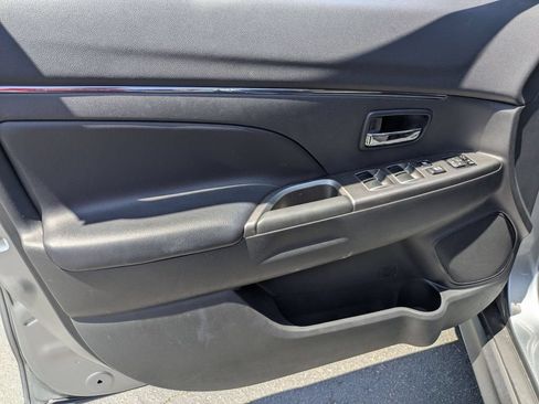 Used 2025 Mitsubishi Outlander Sport SE AWD/4WD image 15