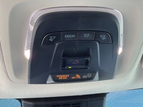 Used 2025 Toyota Corolla LE FWD image 32