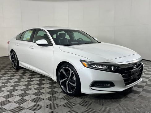 Used 2019 Honda Accord Sport image 3