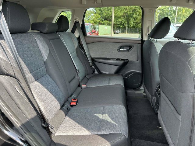 Used 2023 Nissan Rogue SV AWD/4WD image 12