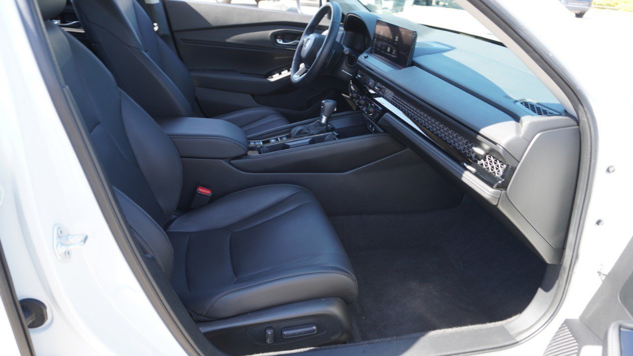 Used 2023 Honda Accord Touring image 15