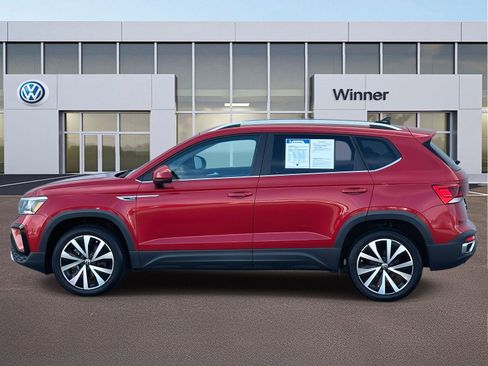 Used 2022 Volkswagen Taos SE image 3