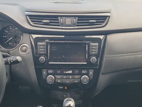 Used 2020 Nissan Rogue SL FWD image 14