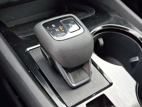Used 2023 Nissan Rogue SV AWD/4WD image 16