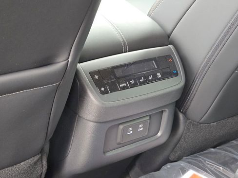 New 2026 Nissan Pathfinder SL AWD/4WD image 16