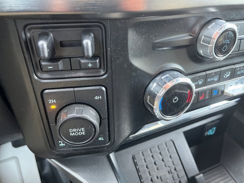 Certified 2023 Ford F250 Lariat w/ Chrome Package image 21