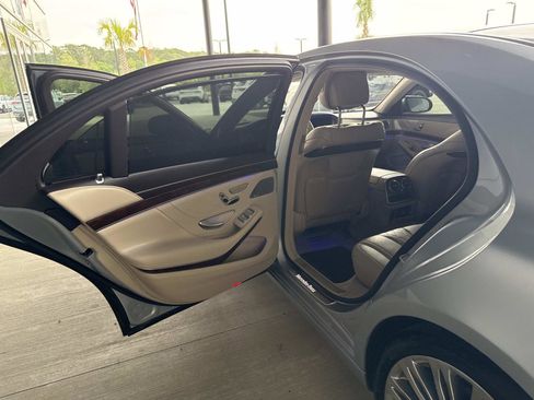 Used 2017 Mercedes-Benz S 550 4MATIC Sedan image 12