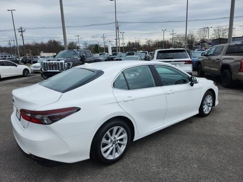 Used 2024 Toyota Camry LE image 4
