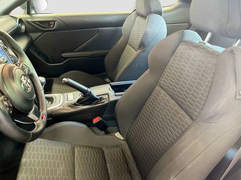 Used 2024 Toyota GR86 RWD image 19