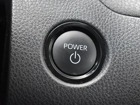 Used 2025 Toyota Camry LE image 29