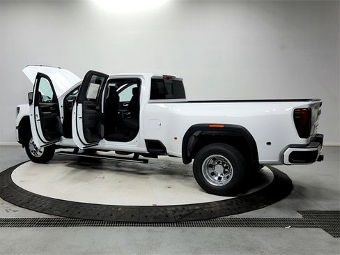 New 2026 GMC Sierra 3500 Denali w/ Denali Reserve Package image 13