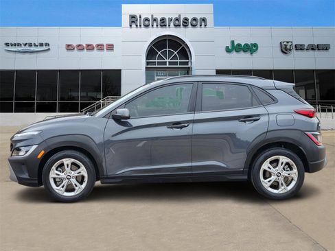 Used 2023 Hyundai Kona SEL image 3