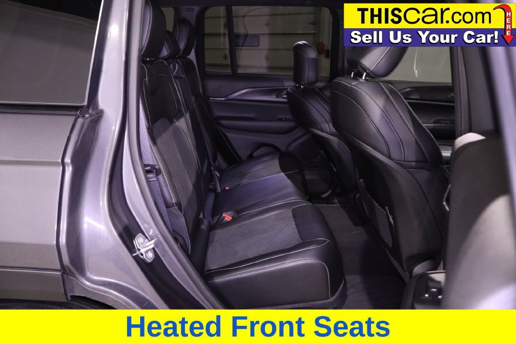 Used 2025 Jeep Grand Cherokee Laredo RWD image 31