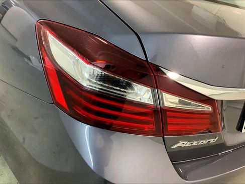 Used 2016 Honda Accord EX-L image 29